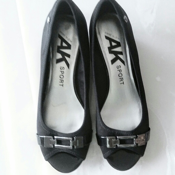 anne klein black wedges